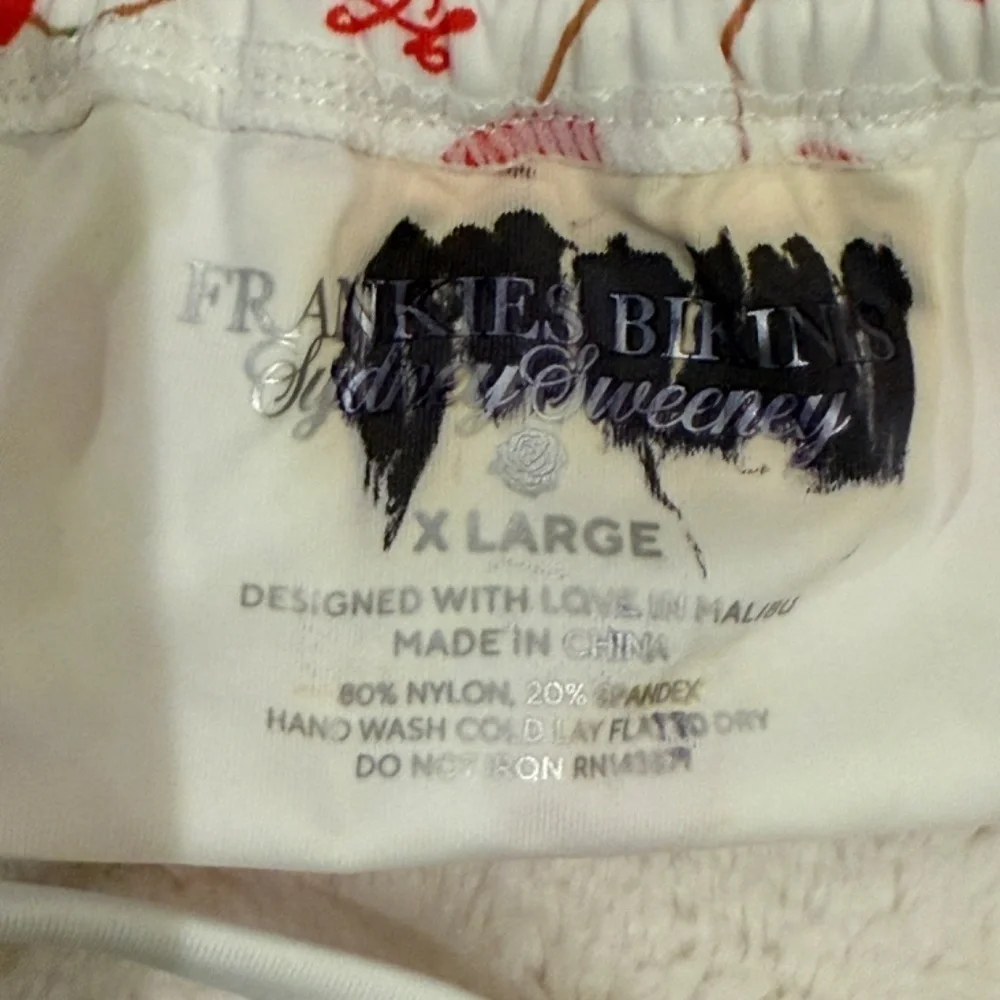 Frankies Bikinis new without